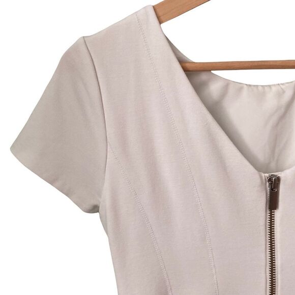 Banana Republic White Round neck Mini Dress in Size 2P - Picture 6 of 13